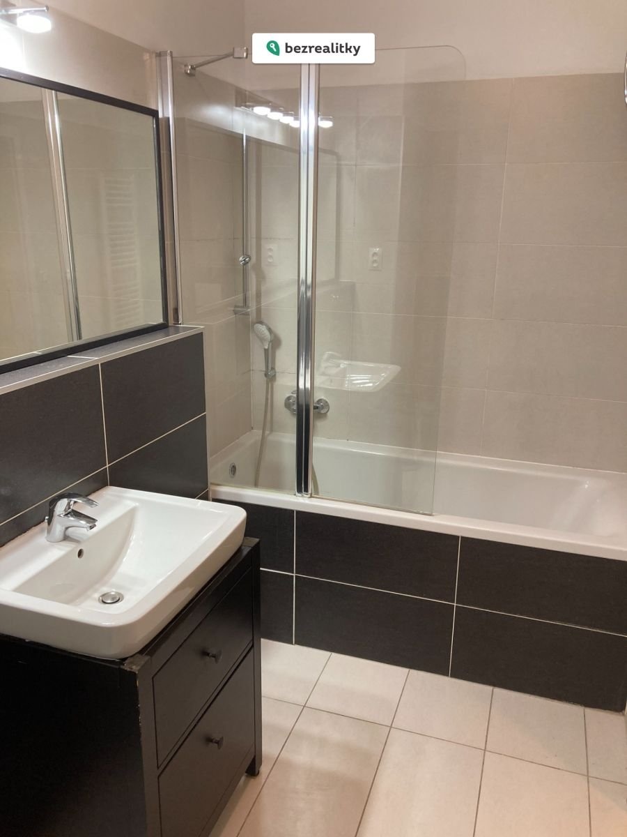 1772365300-cxjjfnasej-img-1245