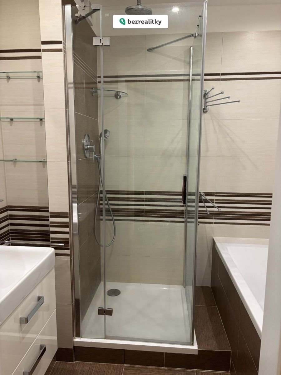 1771144598-fqeyurshfo-img-6310