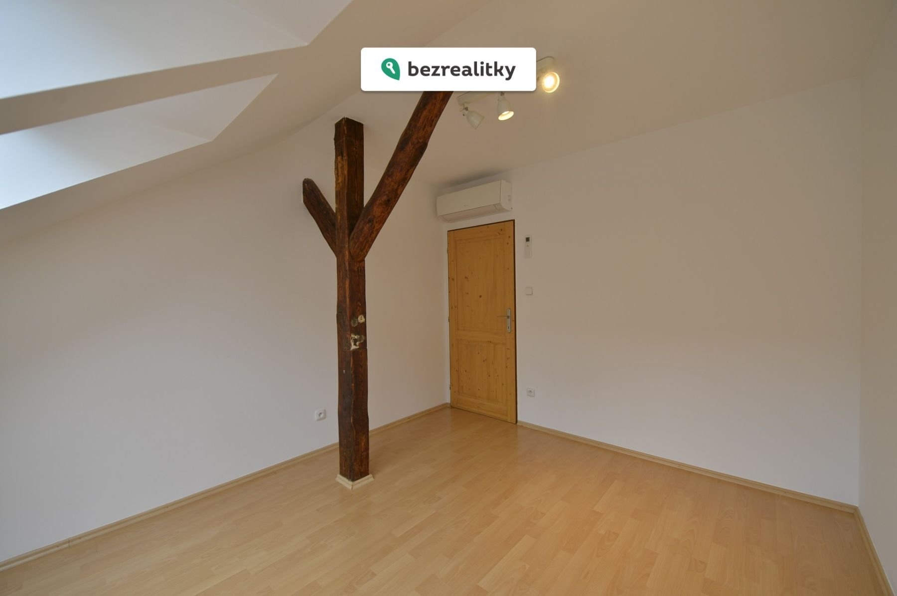 1771337190-gatxmqyrdq-d4n0823