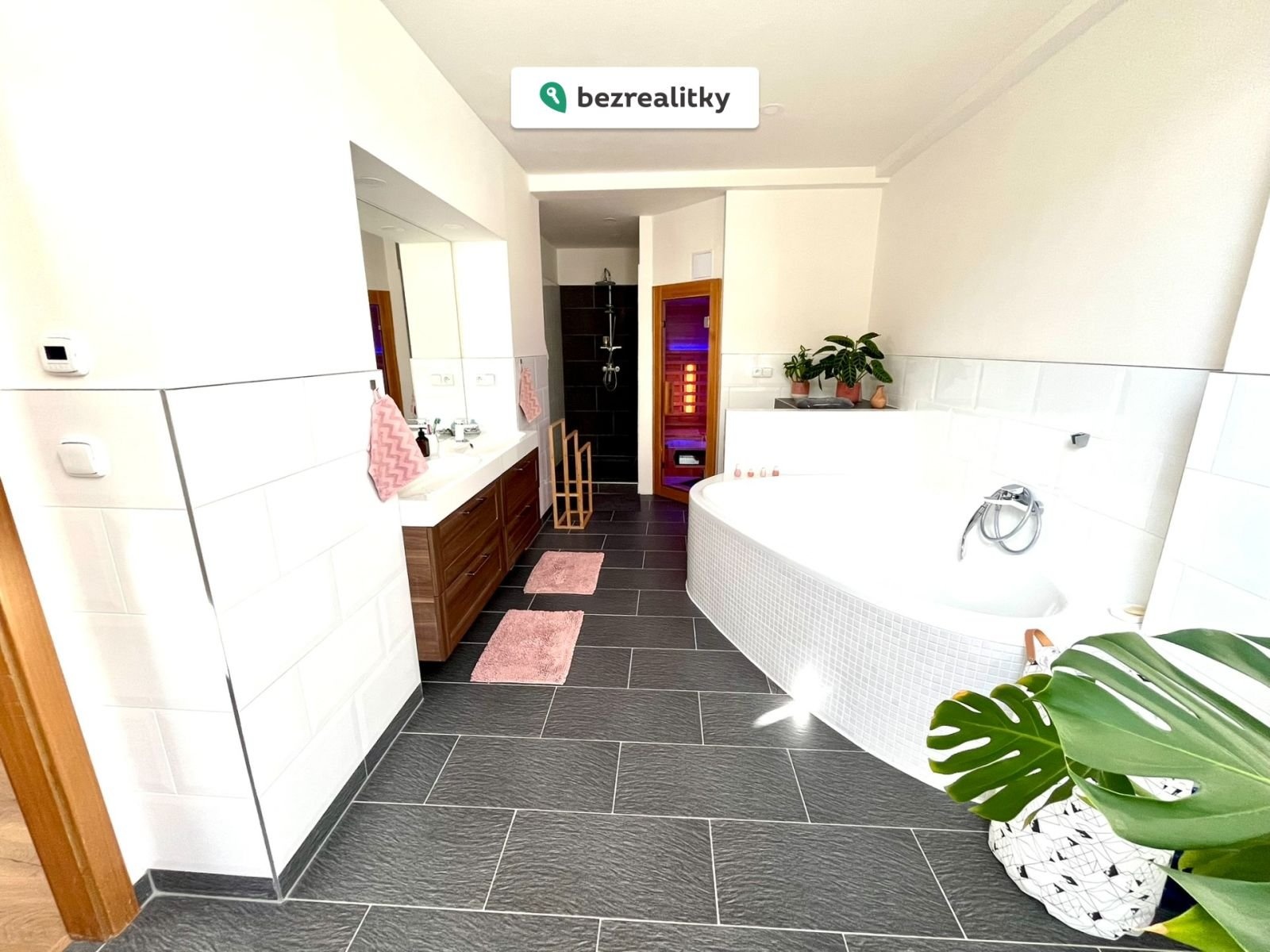 1762803607-cizxppvtro-06-velka-kupelna