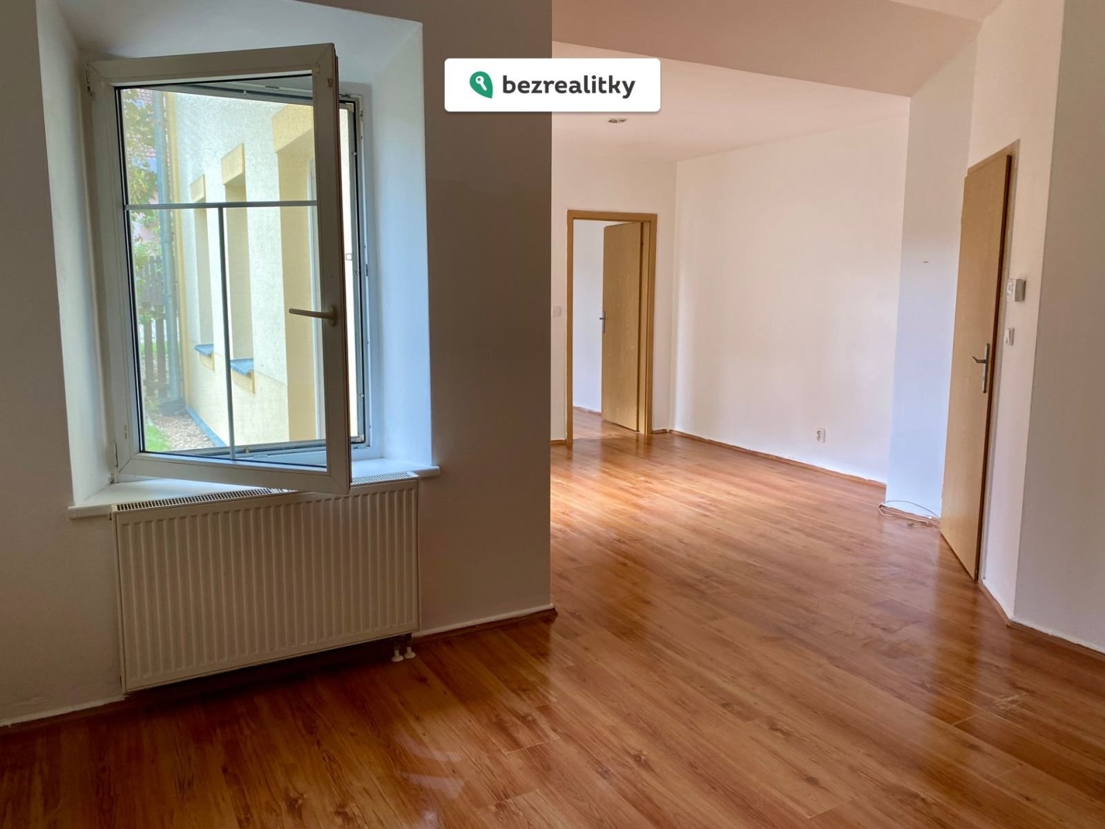 1760989007-xgzyazdxbf-4-hlavni-cc-81-pokoj-2