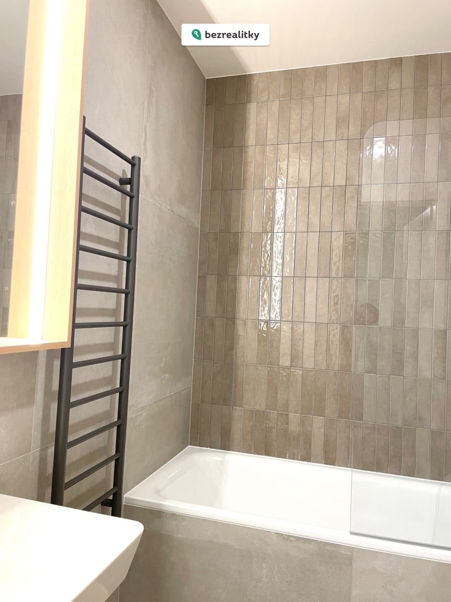 1762075636-bpcnnrrrml-img-1826-3