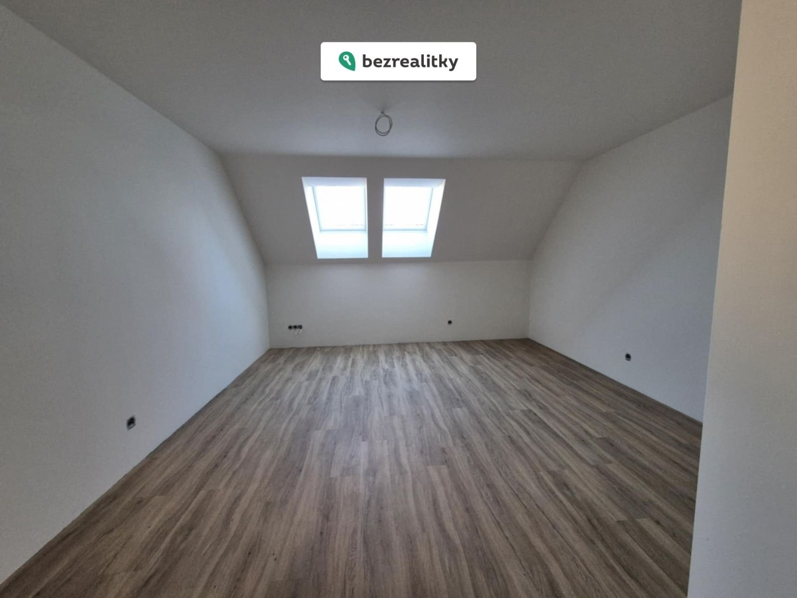 1773340750-kfbyedyaox-messenger-creation-128640f3-44d6-4bd0-a6d1-9b30ea12619c