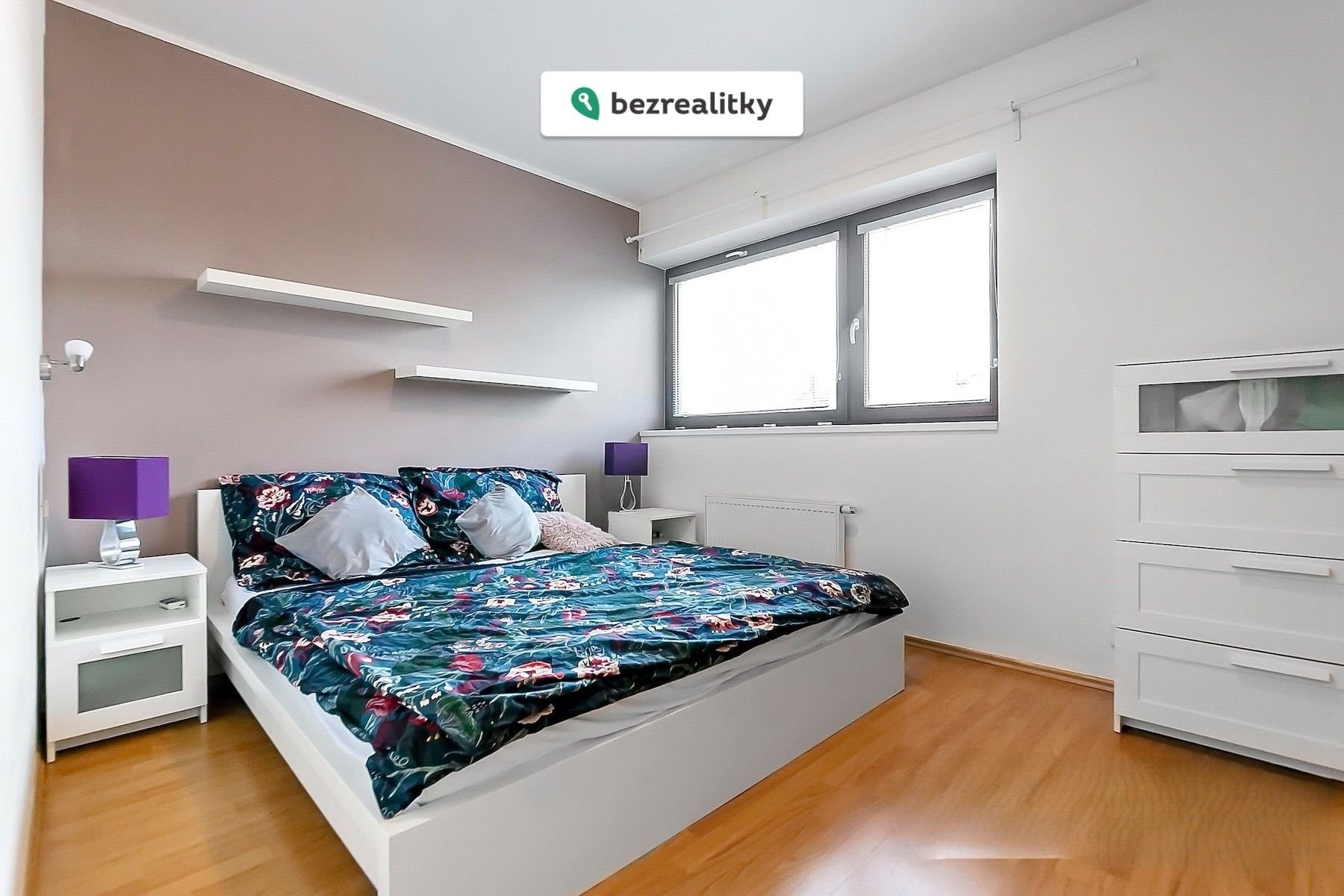 1775134513-mzhuuhluhz-10069445w2