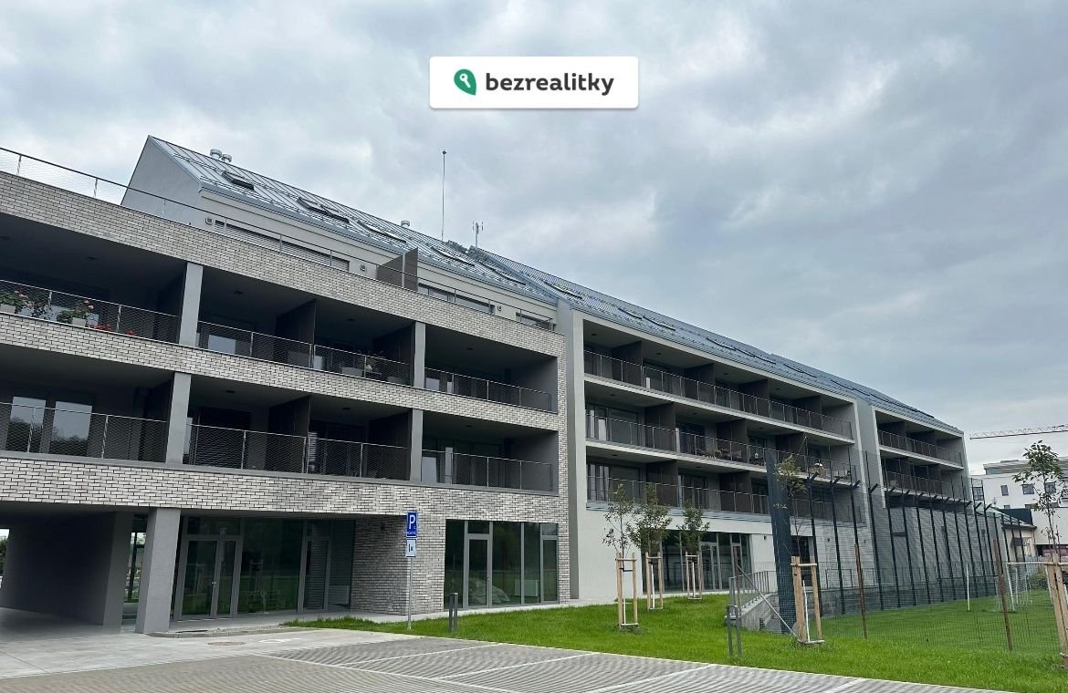 1760644762-xwvtrzmcgt-img-0457