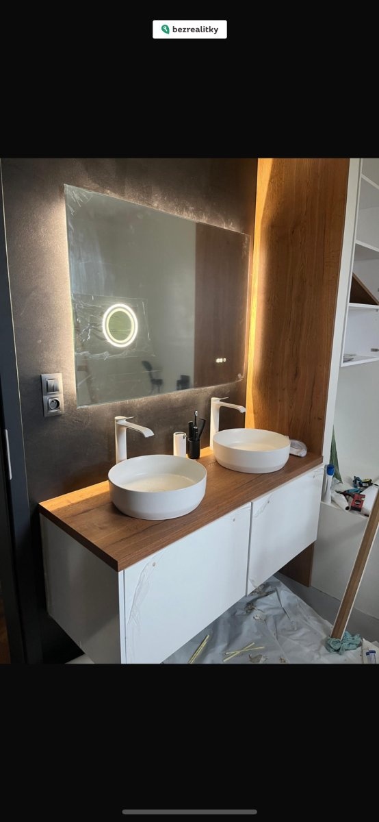 1759488472-kcqoxsumqd-img-6041