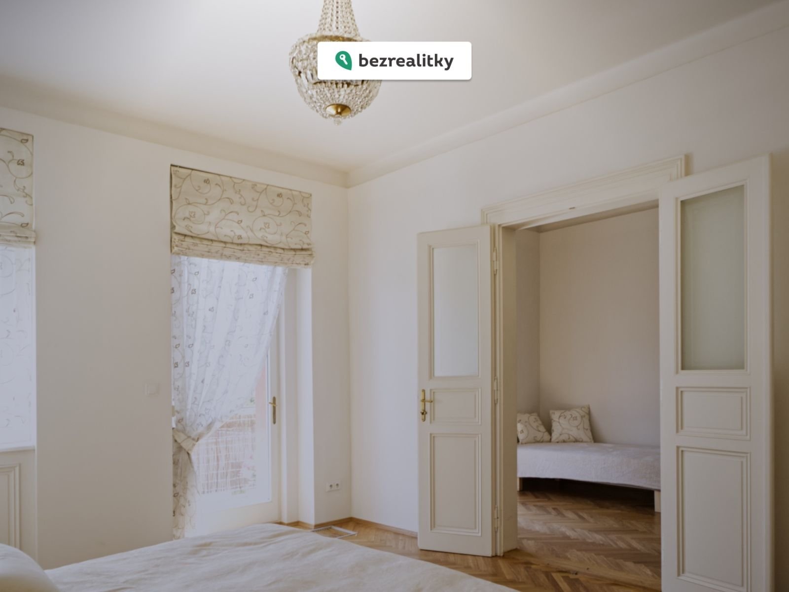 1768161468-tsuukvvczz-6c-loznice-otevrene-dvere-inz