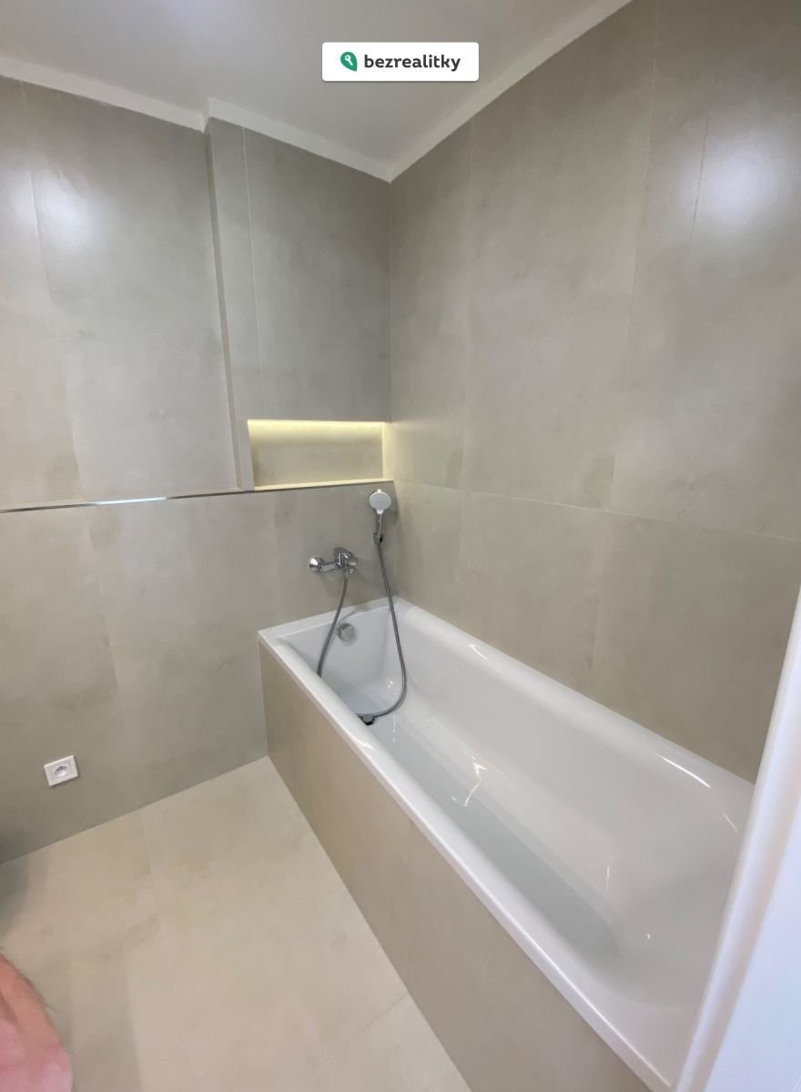 1768126818-qqstusfpsk-koupelna2