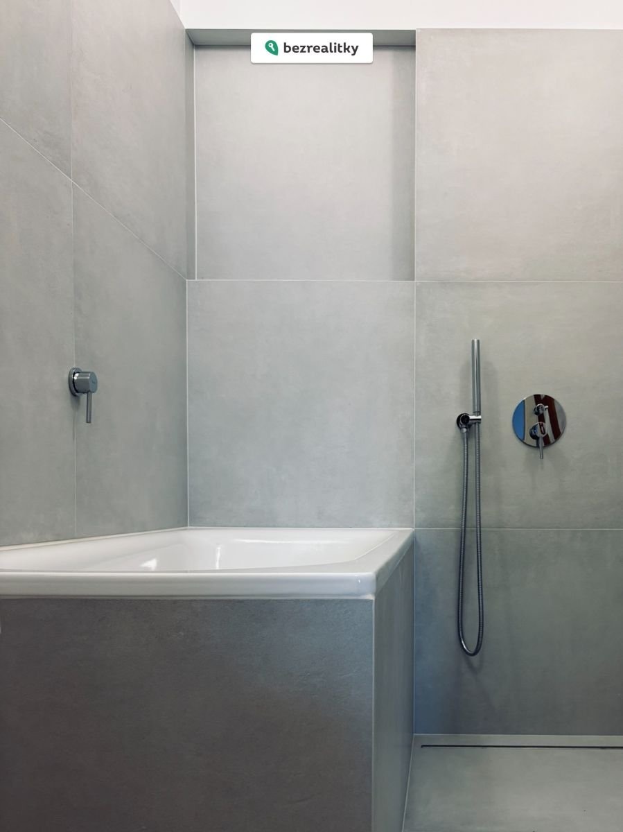 1763045608-ulpyiqdwyp-img-7540