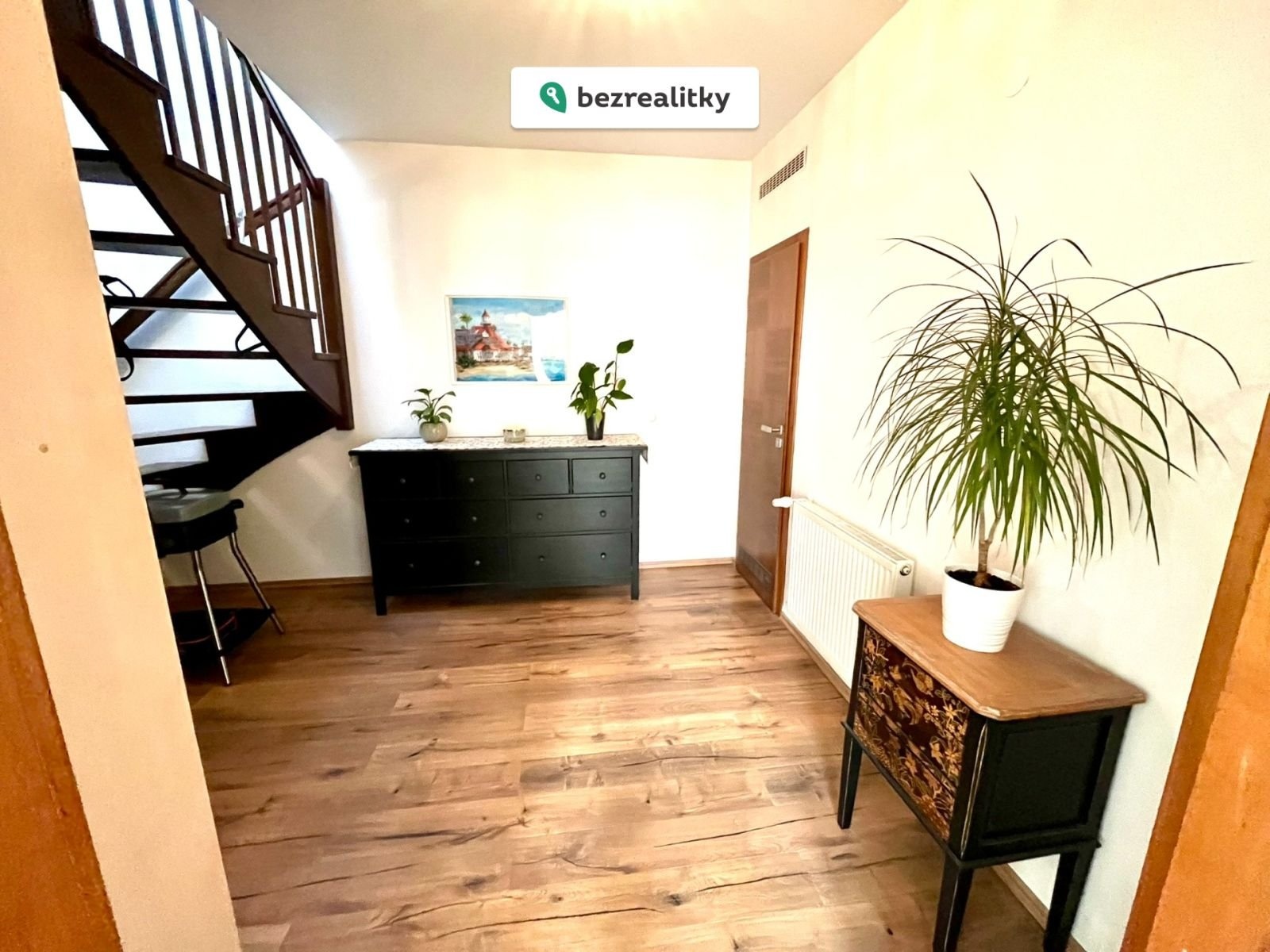 1762803606-aqzscpibch-01-chodba2