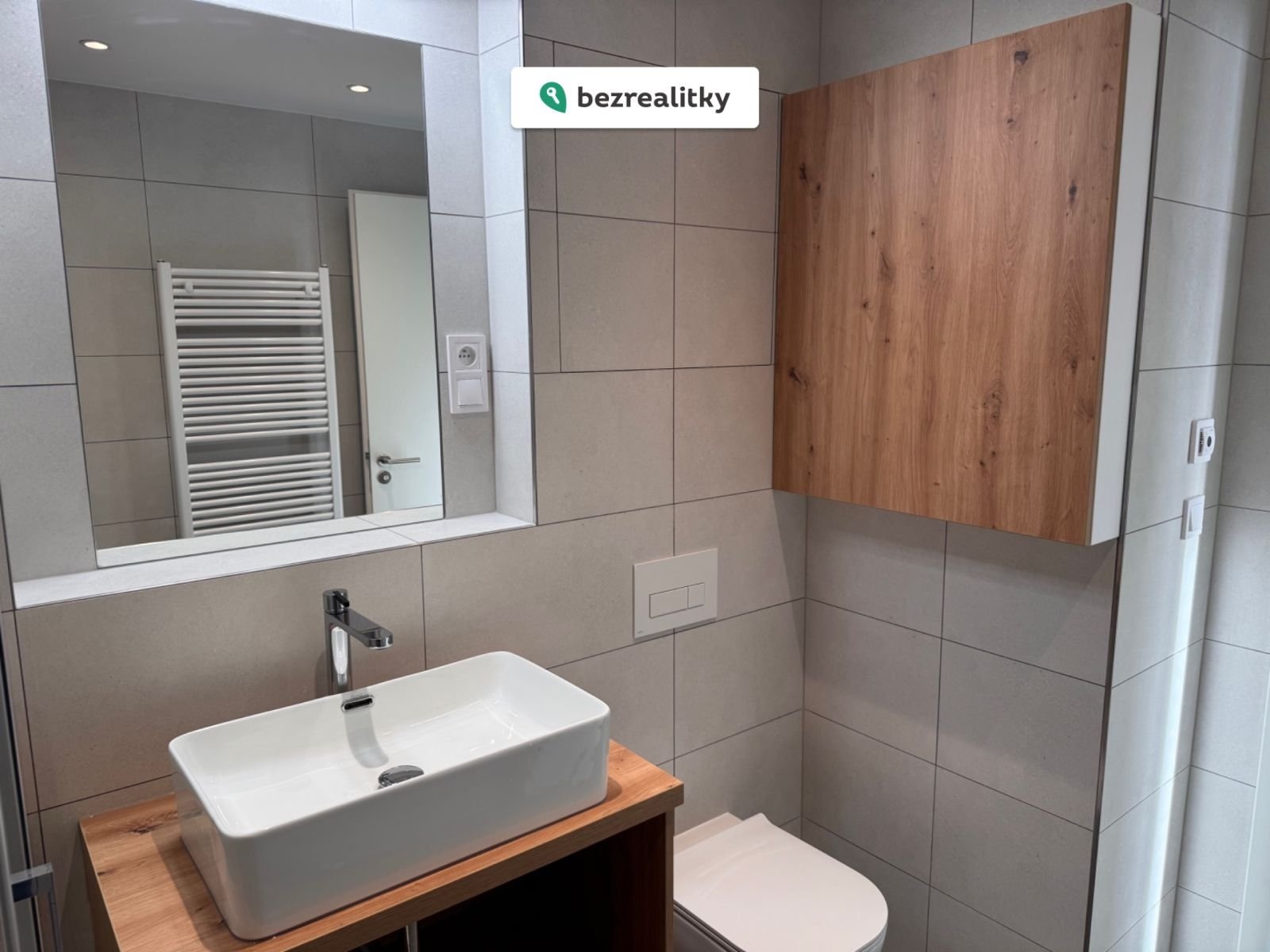 1763668878-djiypohkzn-img-8893