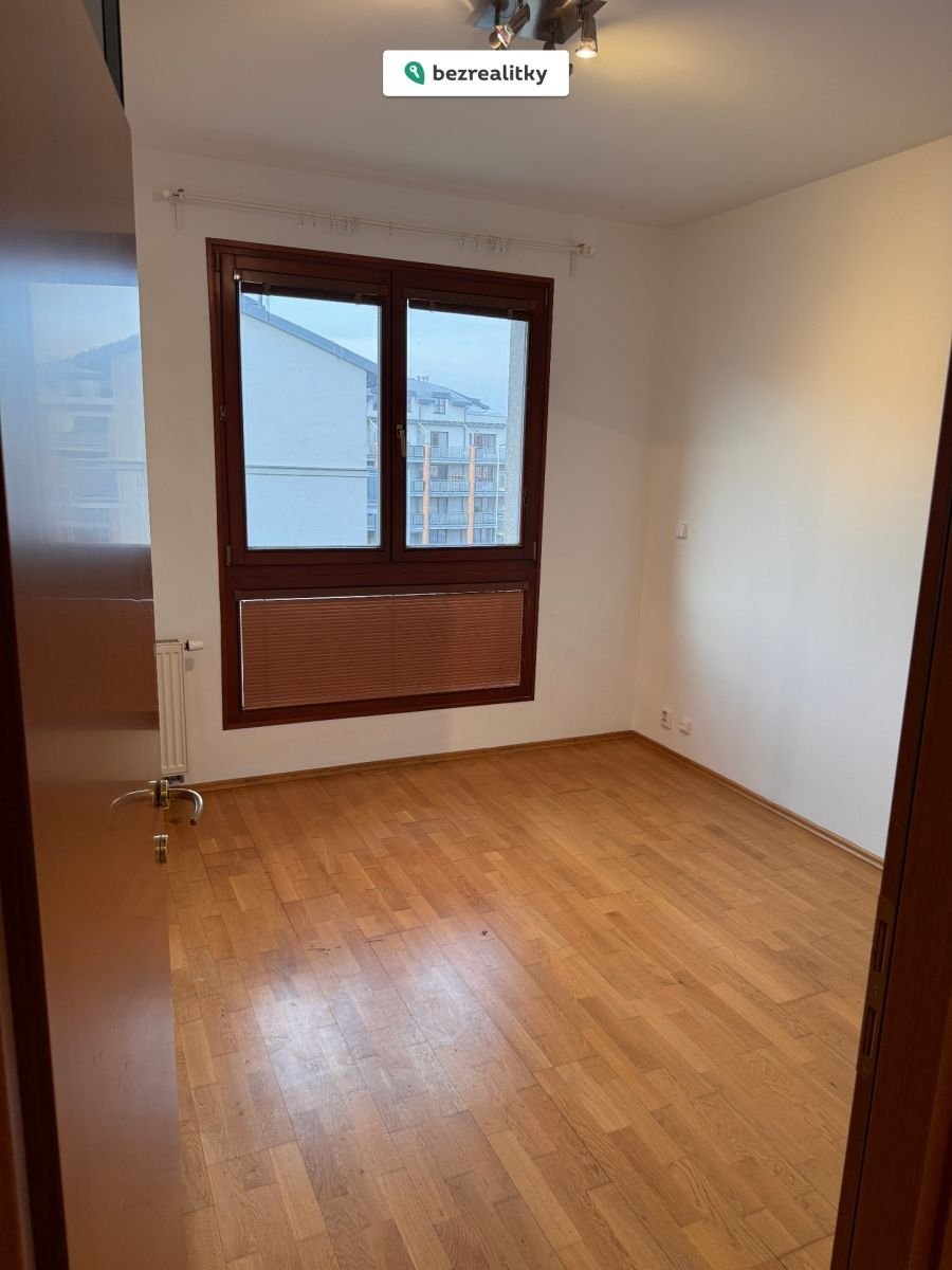 1774396265-jozxxjxrxi-img-4718