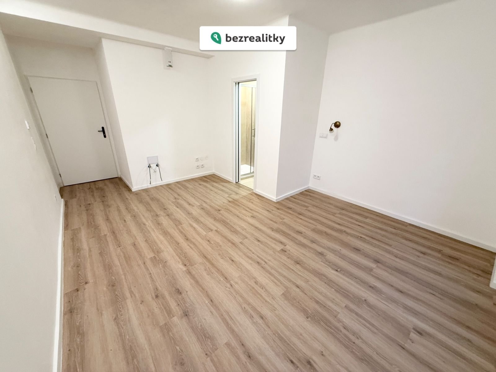 1764959807-lcynlyosmg-img-8048