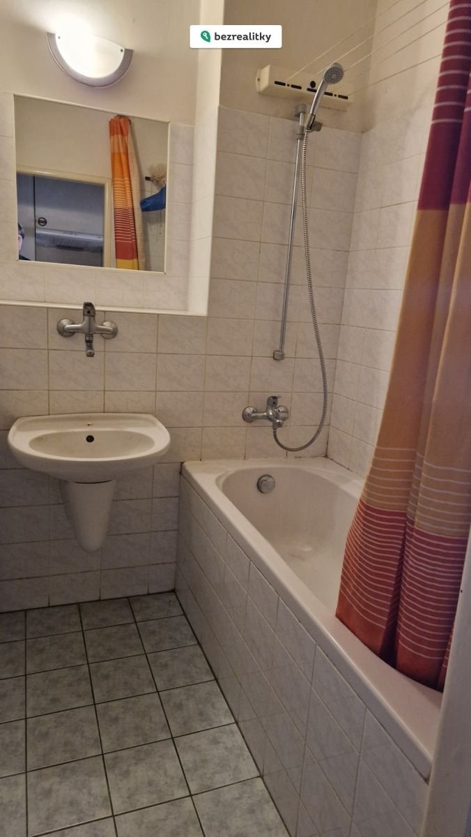 1761937742-lztlbdqgdw-1000034599