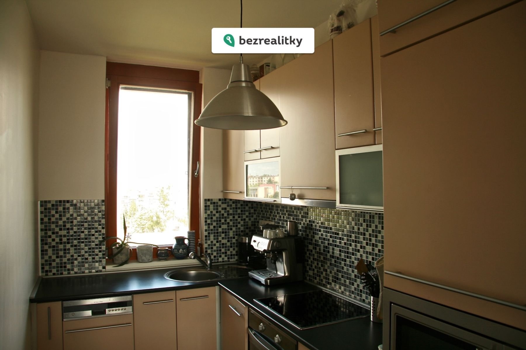 1771421460-rihzgjgutb-kuchy-c5-88-2