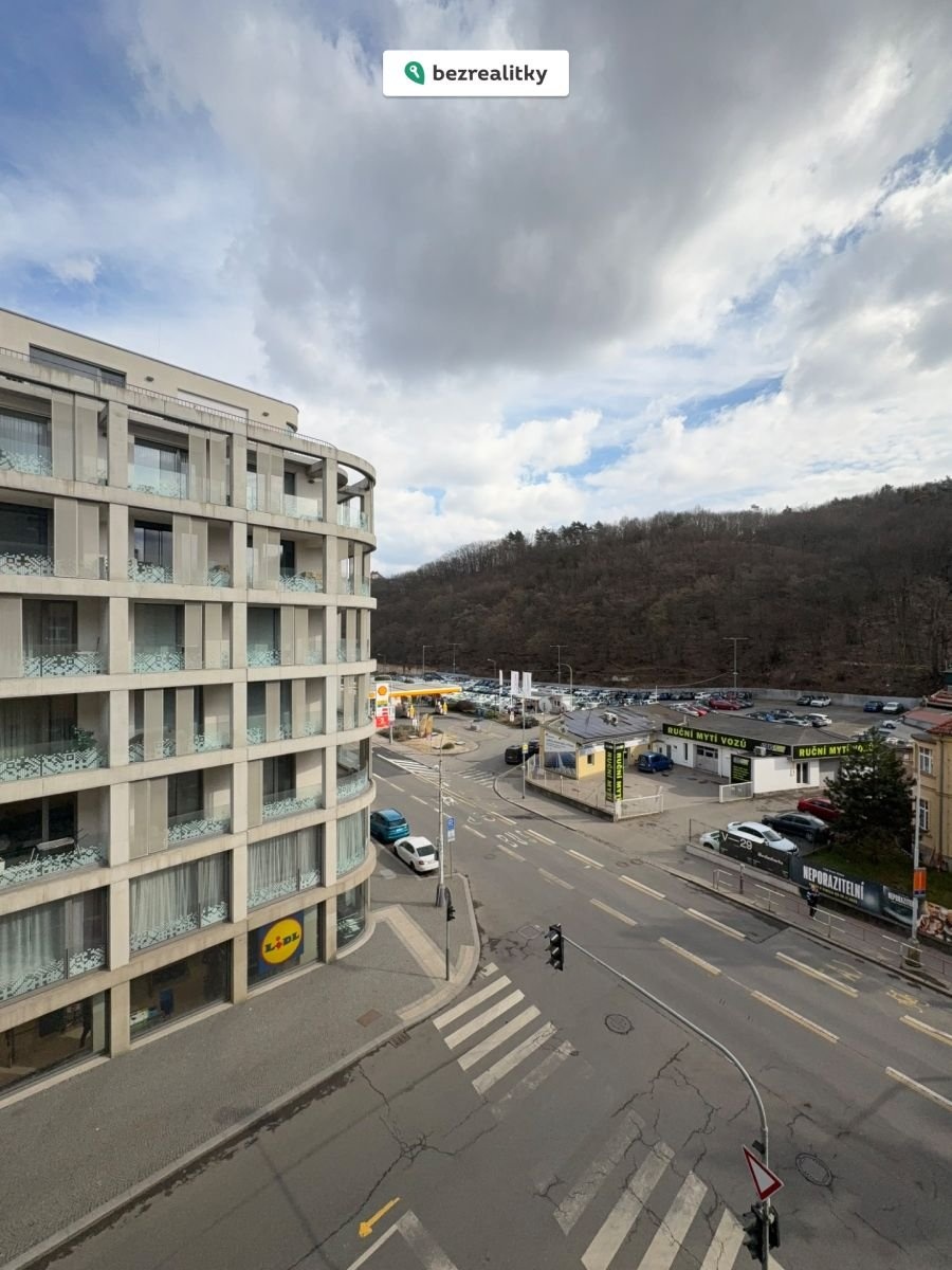 1774513598-hdrocqzwqf-v-c3-bdhled-z-okna