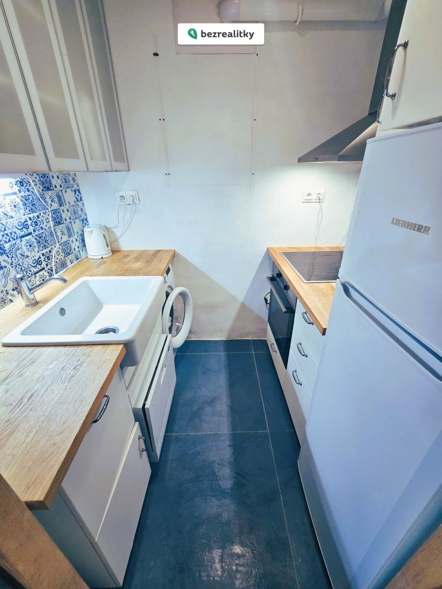 1771422472-qxhubjpjkb-kitchen