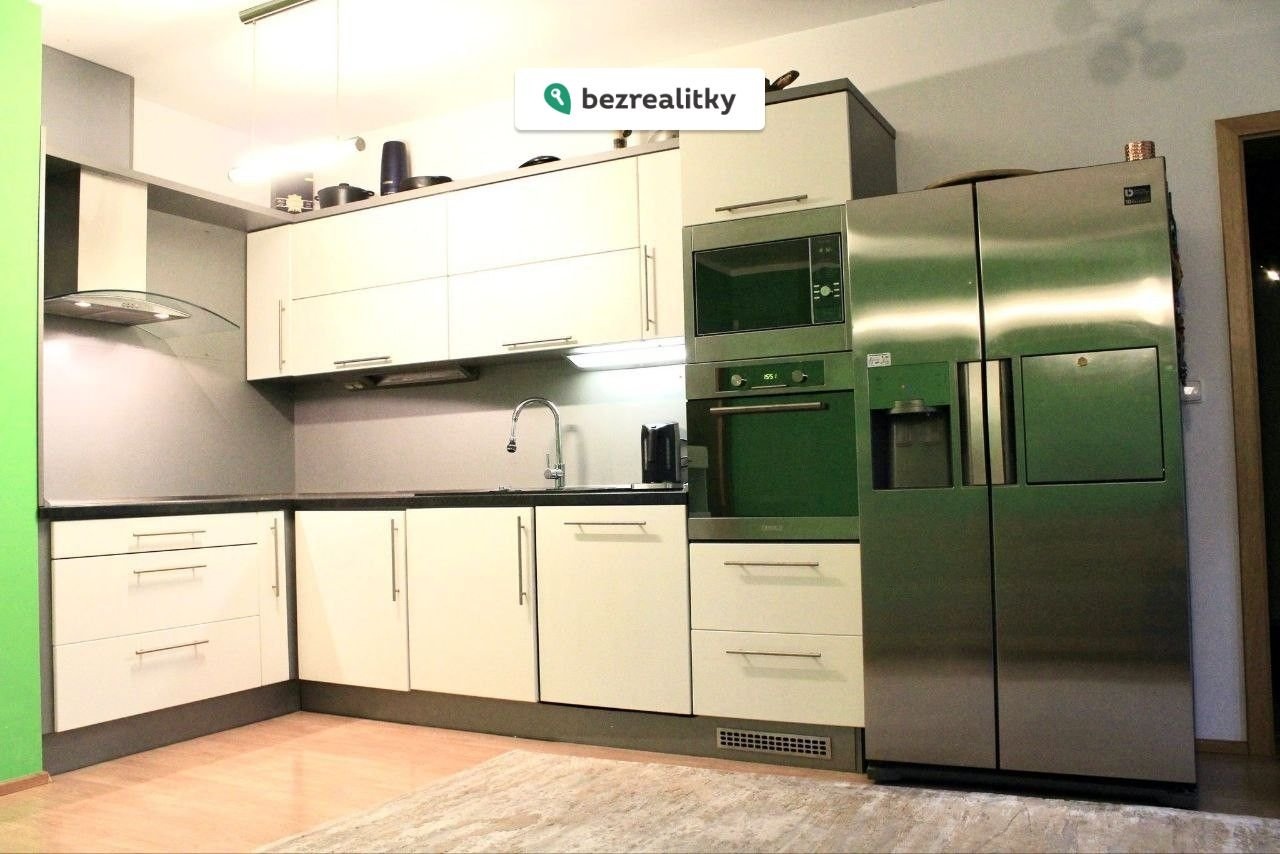 1763826614-zstlmsbynp-img-20241030-160550-118