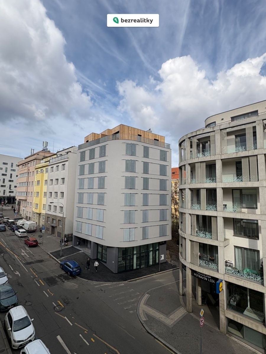 1774513630-djfjwbulxg-v-c3-bdhled-z-okna-2