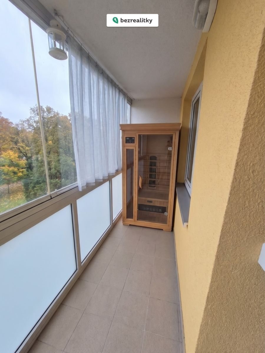 1793008361-ijwrgpccuz-1792661307552