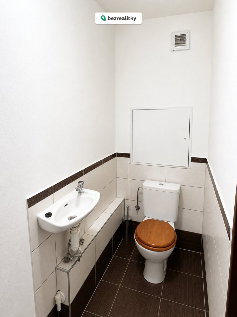 1778001623-peelysaznr-wc