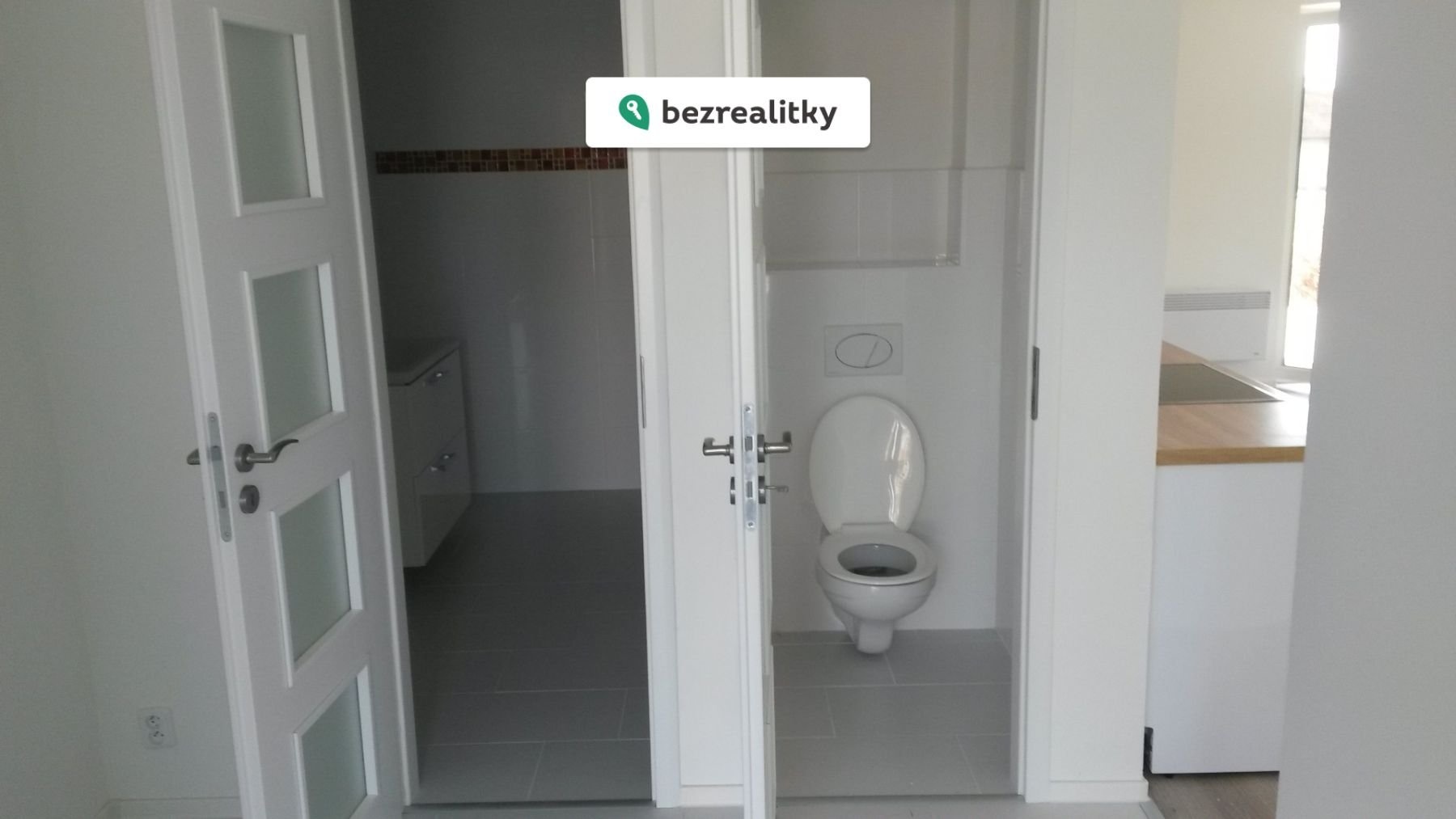 1773902780-tvxelsfuwd-20170822-101359