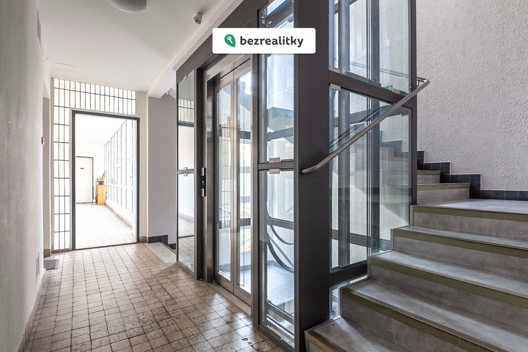 1763546135-tqffchbrvo-img-024