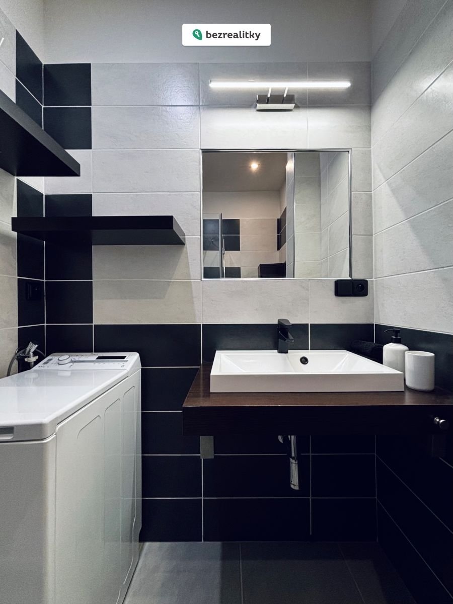 1763550897-mrlheathse-img-4993