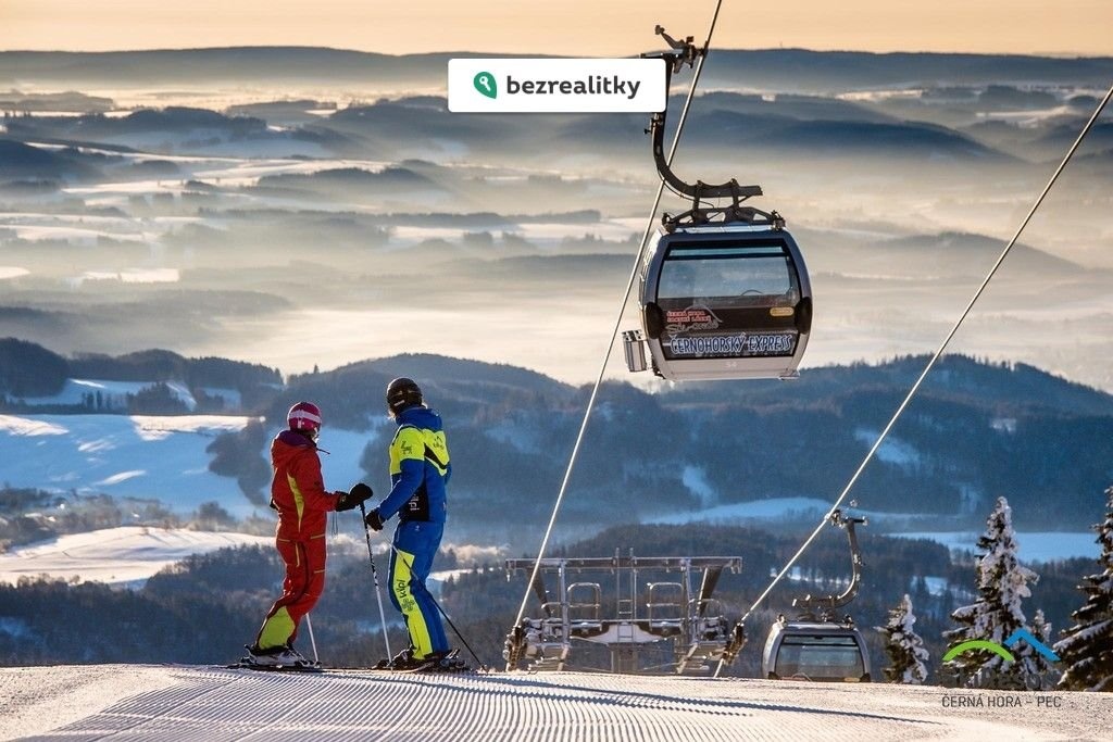1753296393-fqnsvqqwcr-037-skiresort-2017-large