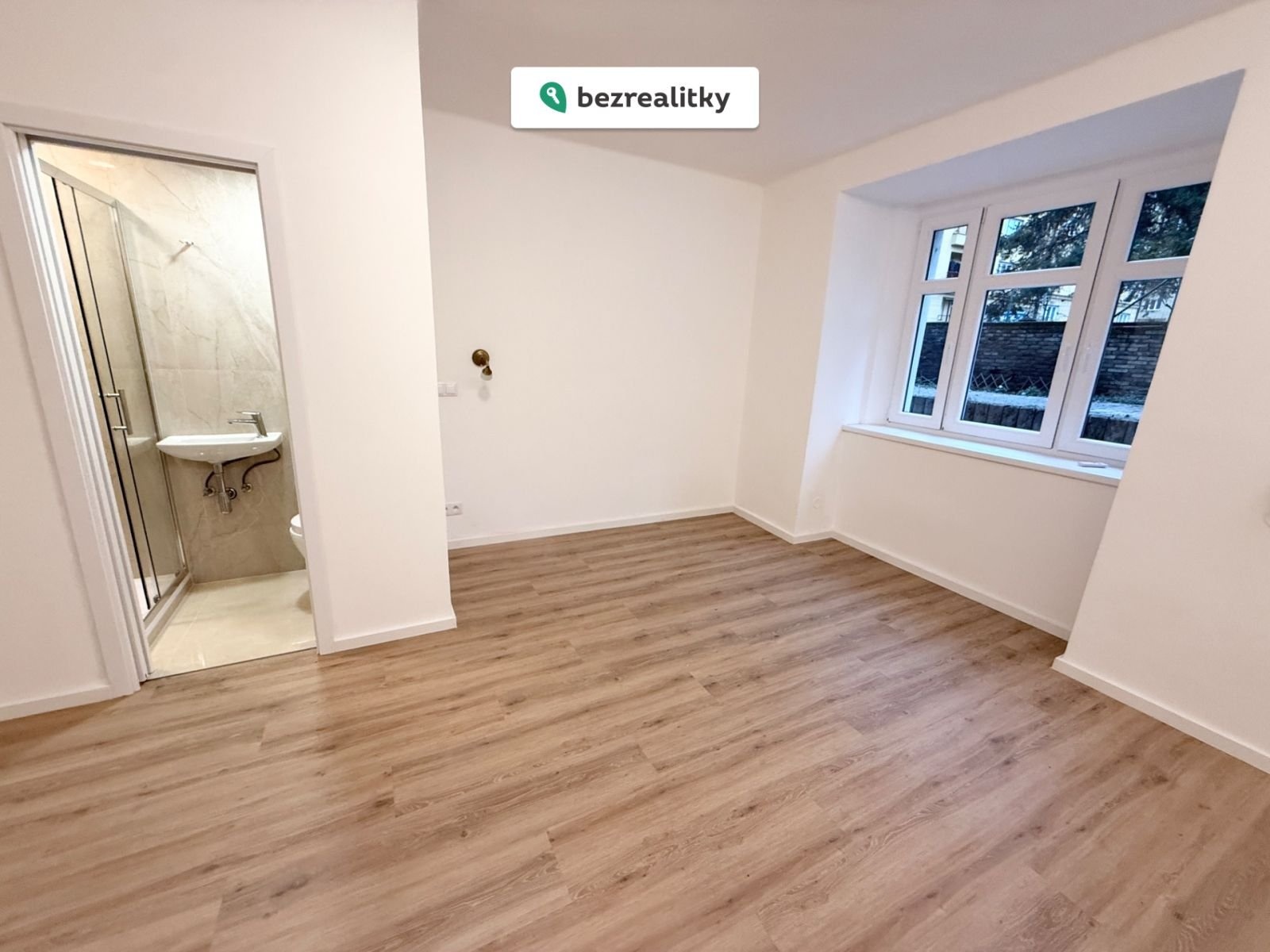 1764959807-rjhhnhvcyb-img-8045