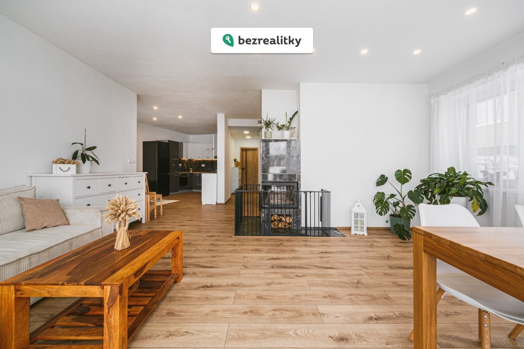 1772006456-nuqiszgorr-full-lhota-005-copy