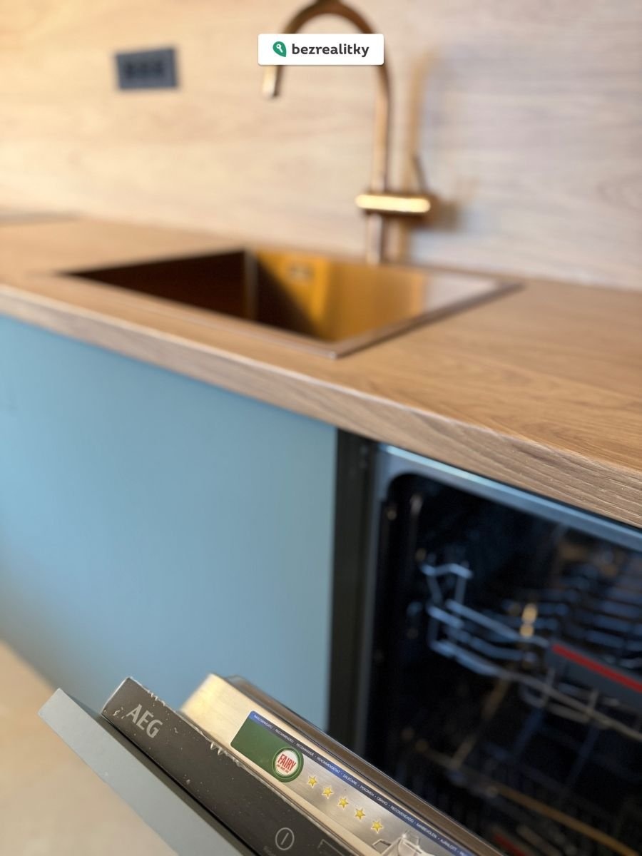 1774203121-pkkpffhxrn-img-4300