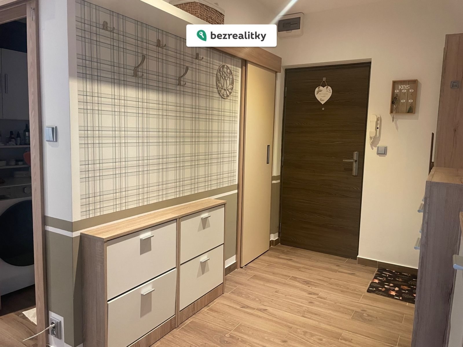 1774467653-jsbythnyuw-img-4089