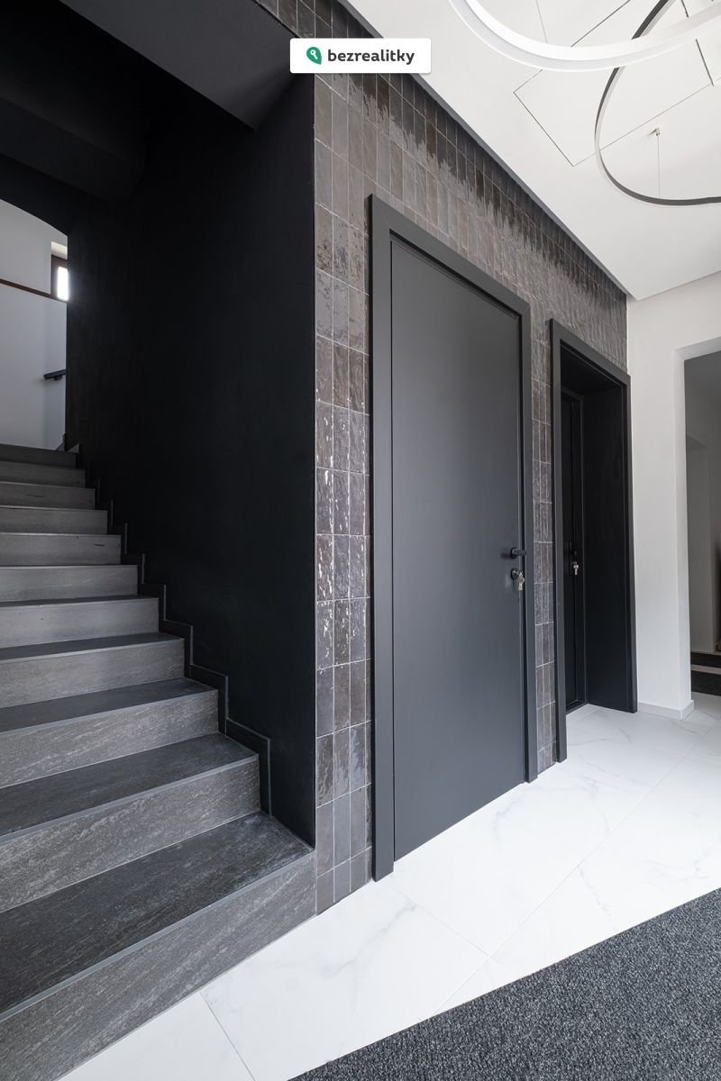 1763932911-coglhyvzxq-dscf9610-enhanced-nr