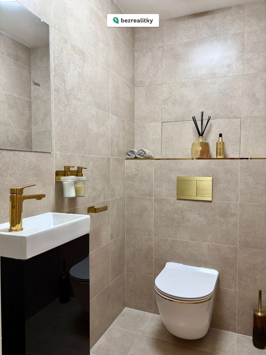 1767632172-pclfyymxzn-12-photo