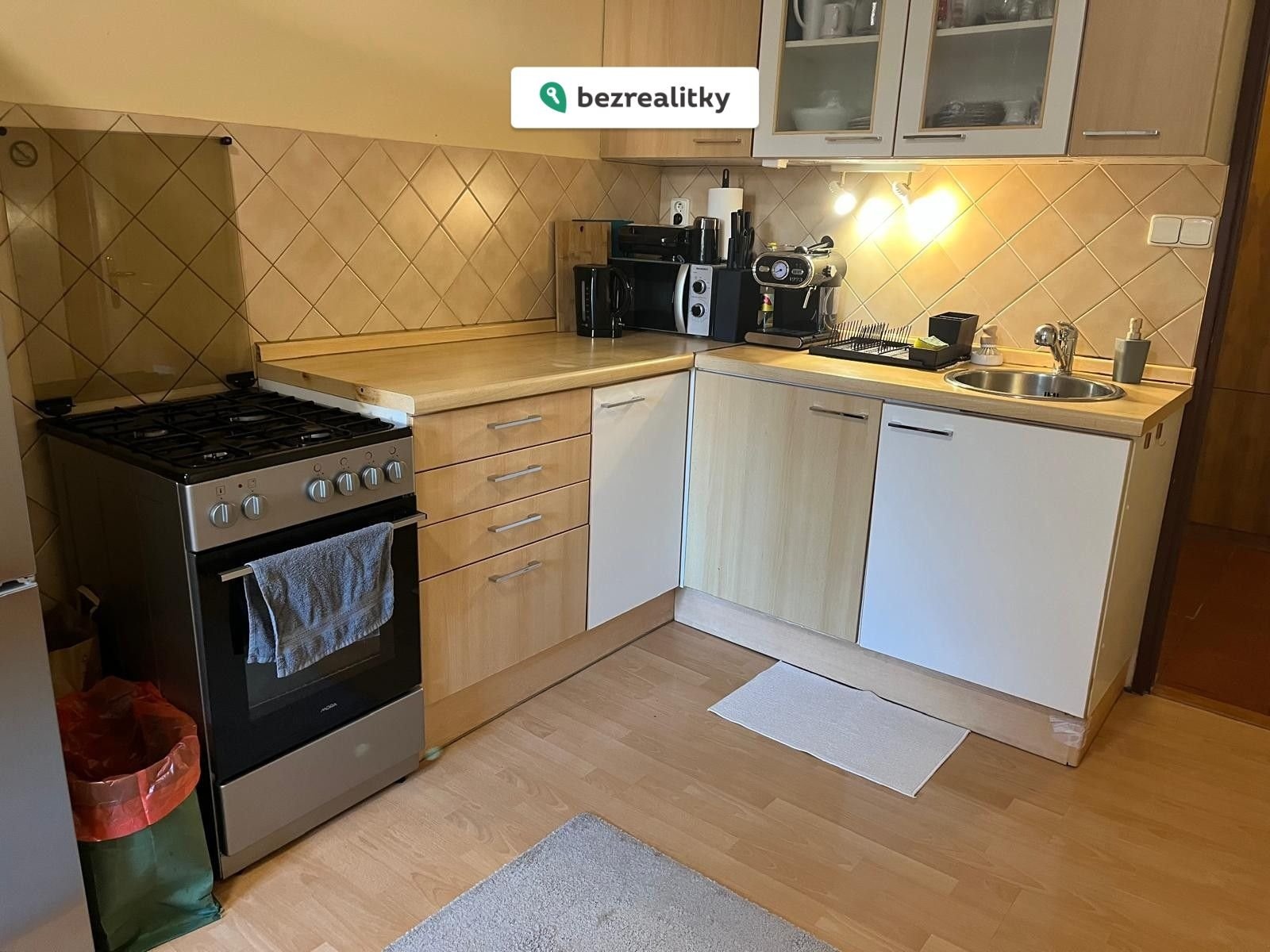 1763456345-hmgojwnfna-kuchyn-c4-9b-linka