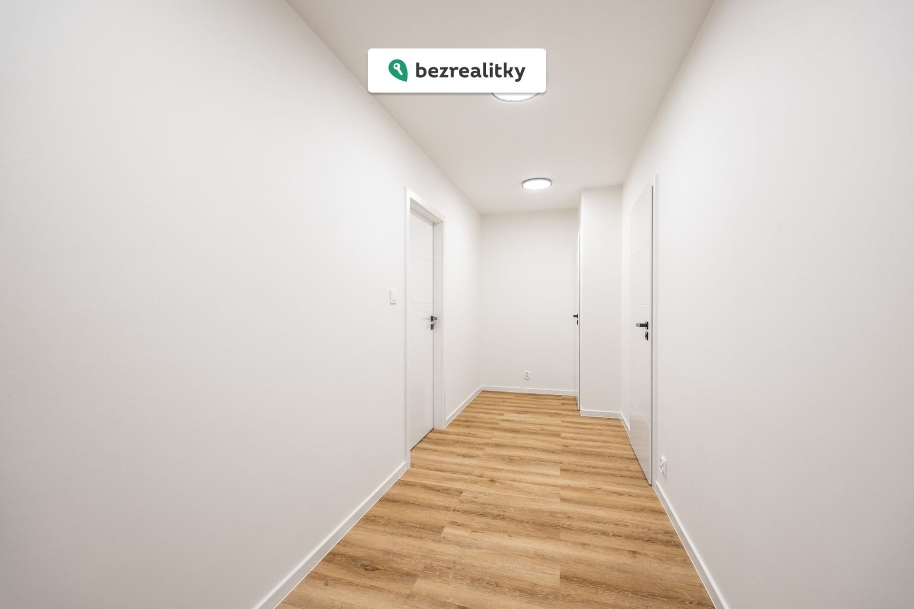 1763324050-yrjbnxonet-chodba-282-29