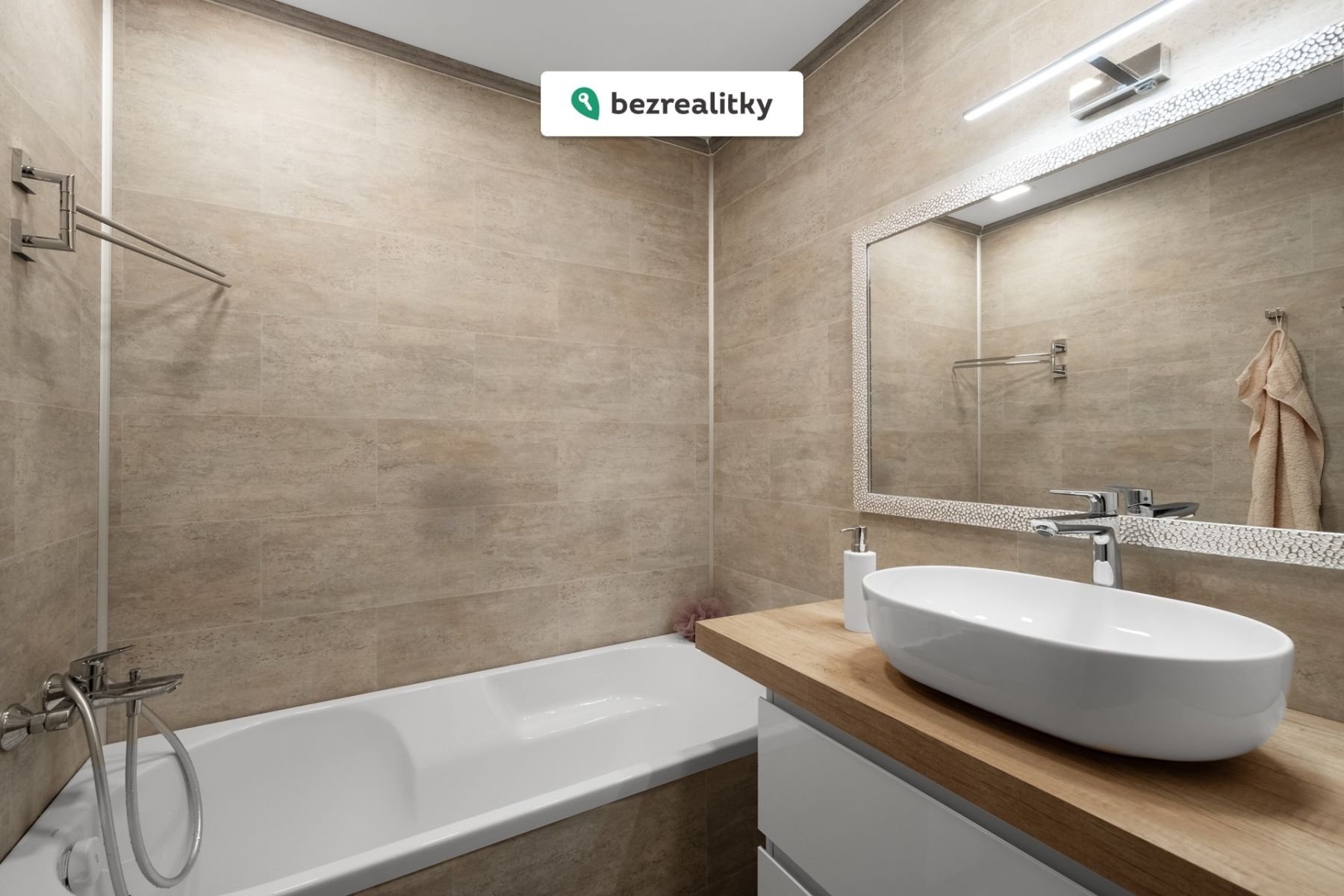 1774618429-jthdftcbvg-018