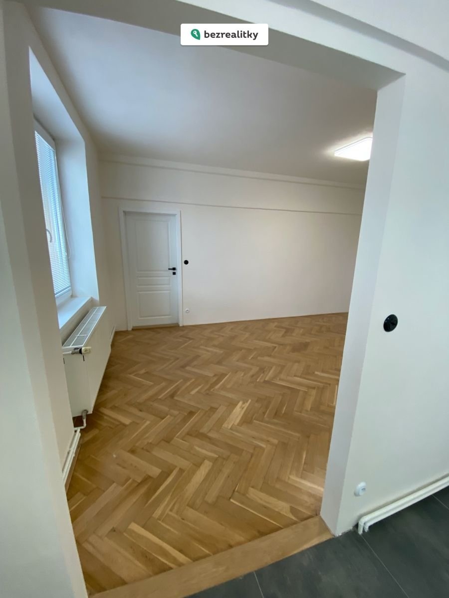 1763542985-vuoyprgzda-img-8275