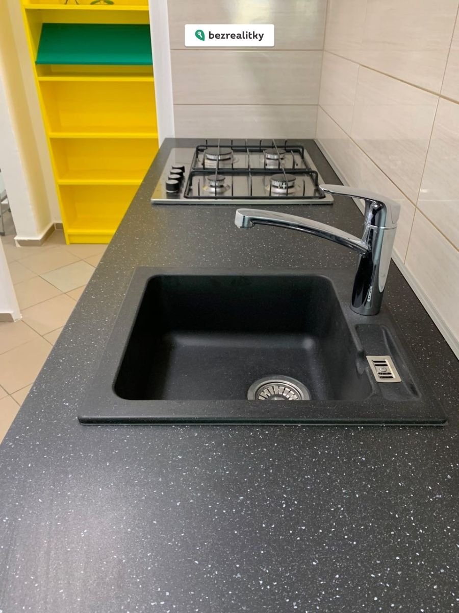 1765896824-jevywnekyc-kuchyndrez