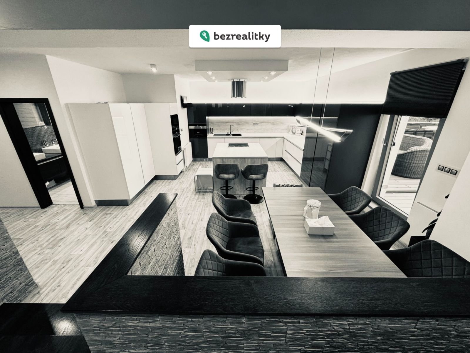 1762440359-jycchunlod-unnamed