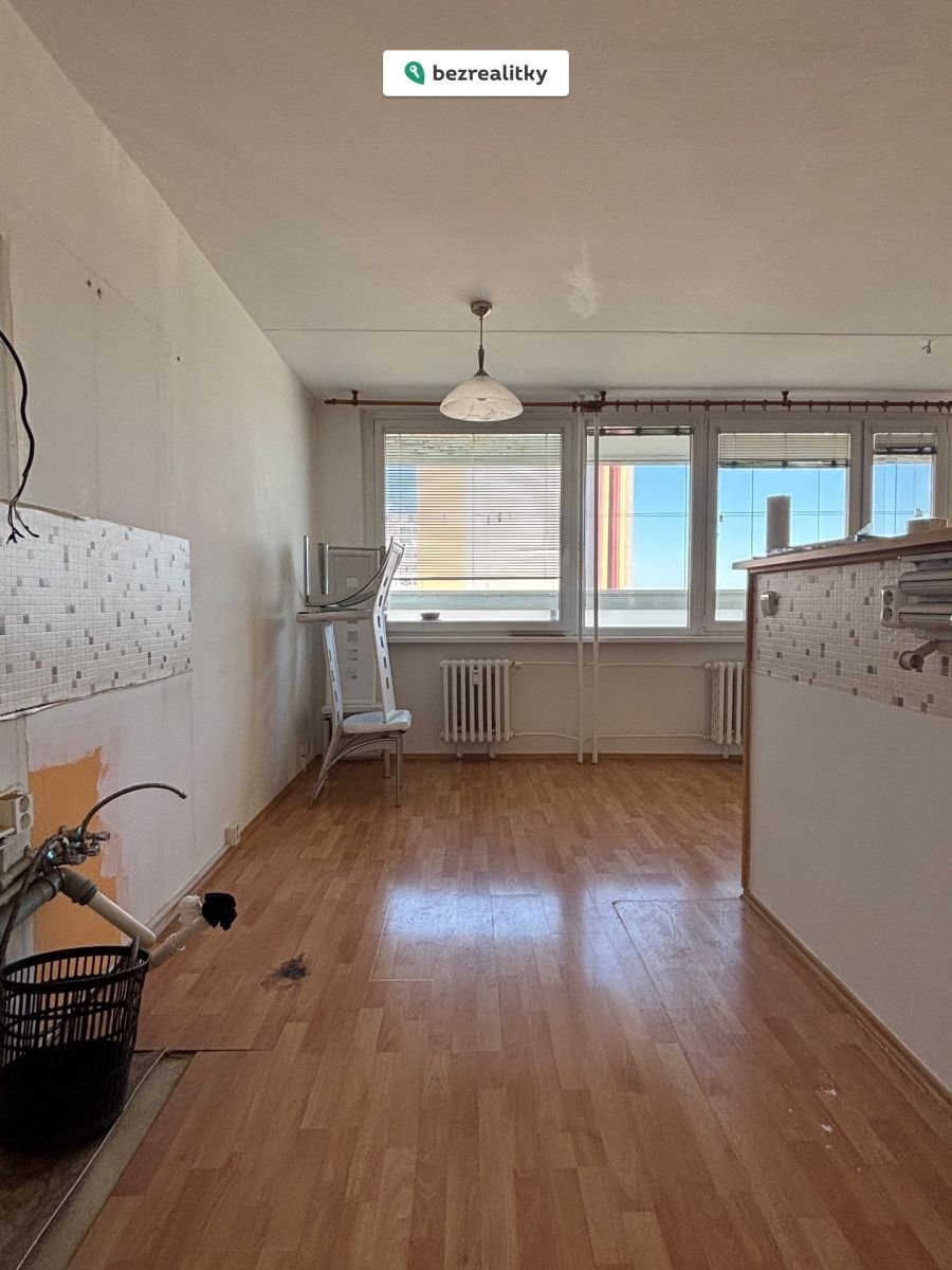 1762269655-pomcltrflm-img-5633