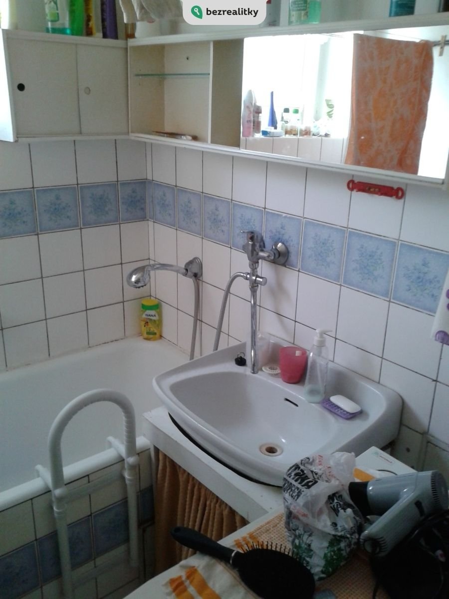 1746458411-nvszxmujxc-20150923-102737