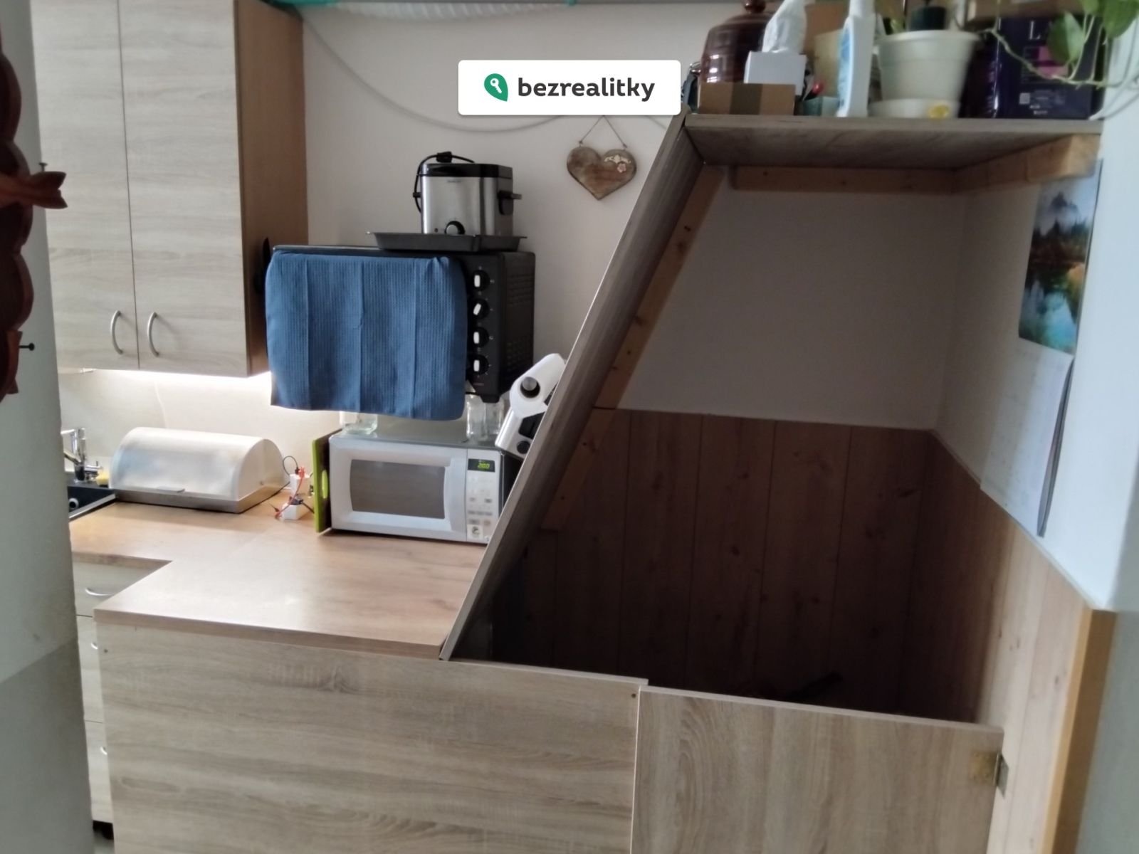 1769161474-auiecbamqa-img-20260122-111723