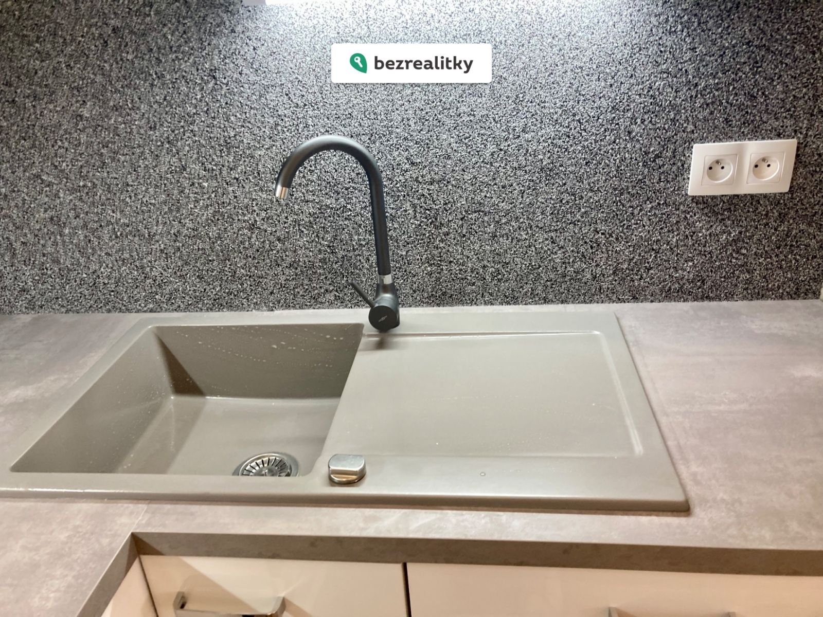 1761399485-jgpgfuvelb-img-8475