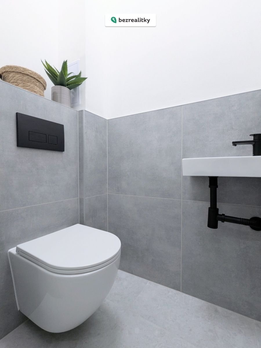 1764157084-jsnxzqzaua-1000188420