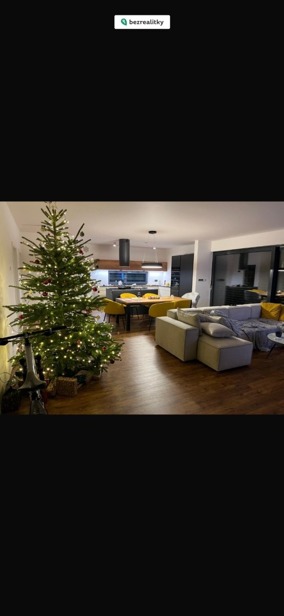 1759488459-qzuyyvavtt-img-6045