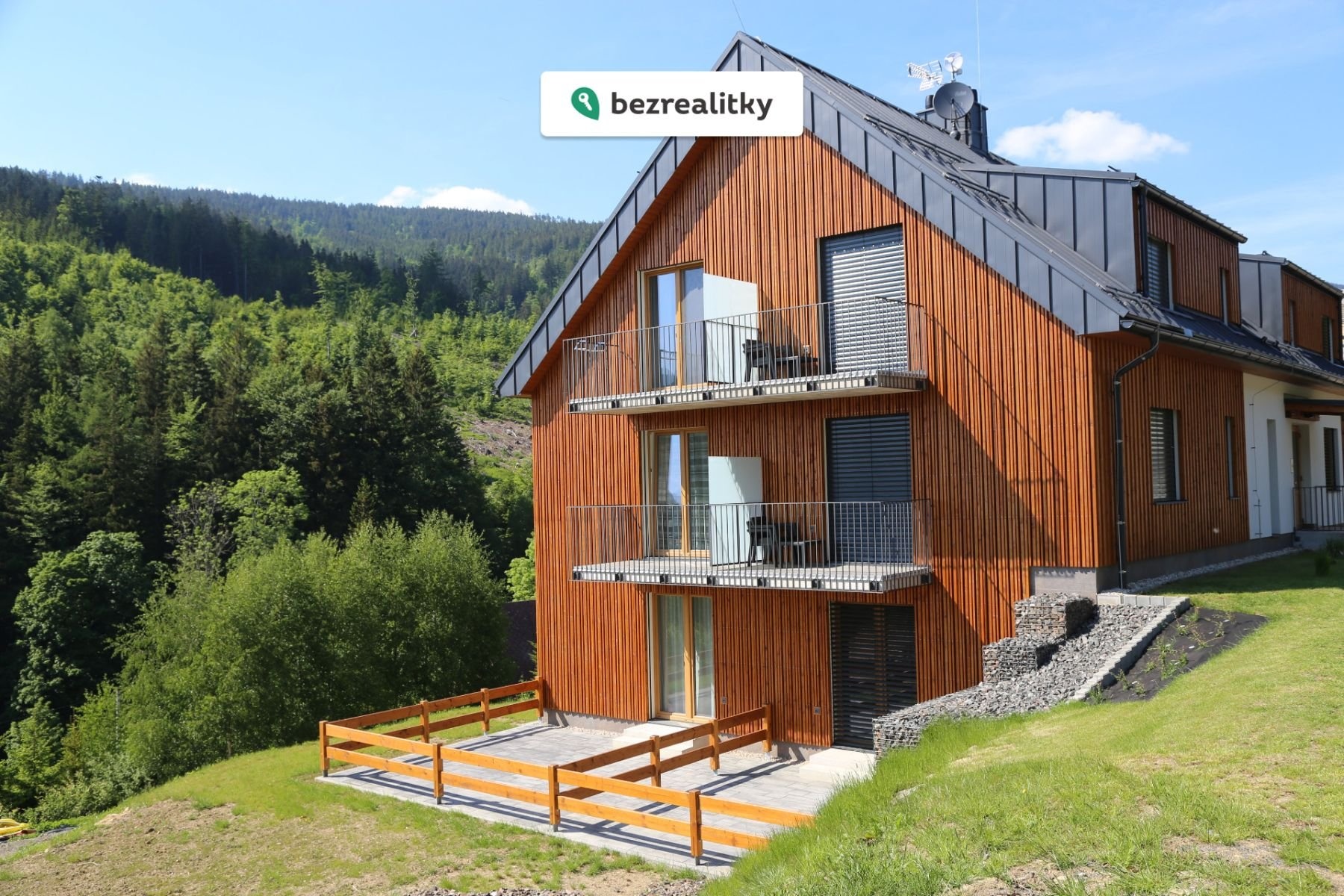 1762777068-kdljmwqwbb-img-8385