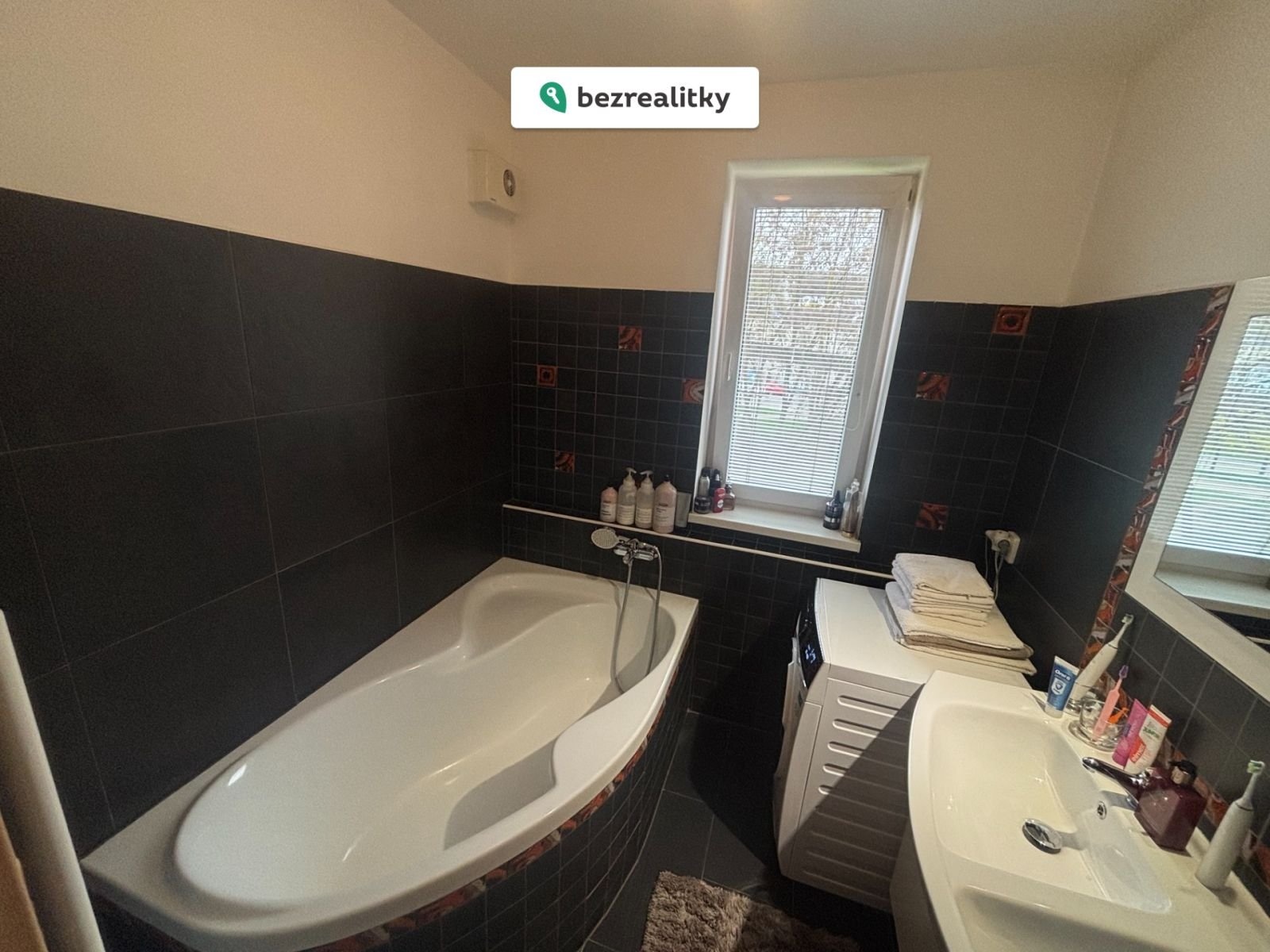 1776180409-ylohwzmzyc-img-4655