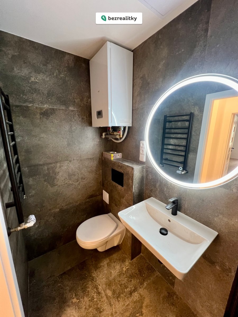 1764083164-vwcxroxaob-img-0737